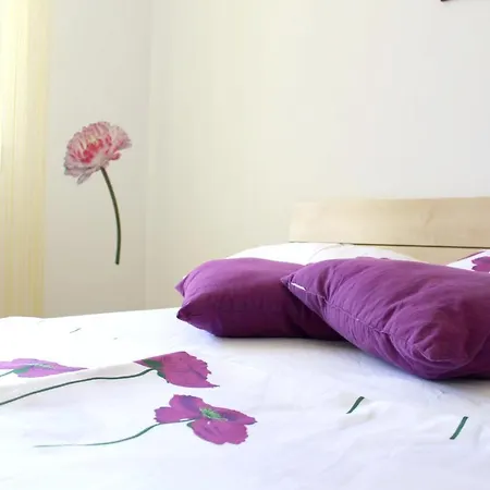 With 3 Bedrooms In Stobrec, With Furnished Balcony And Wifi - 300 M From The Beach Apartment Split