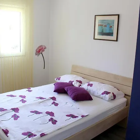 Apartment With 3 Bedrooms In Stobrec, With Furnished Balcony And Wifi - 300 M From The Beach