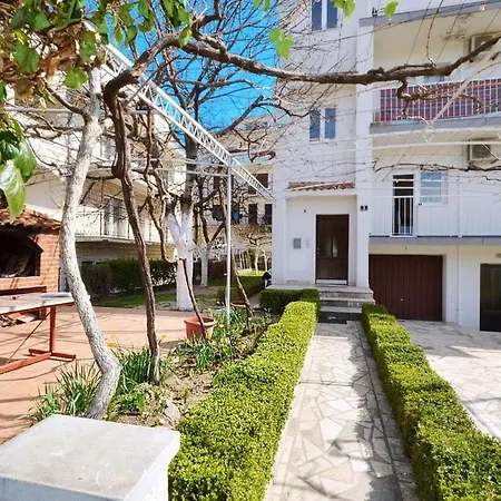 With 3 Bedrooms In Stobrec, With Furnished Balcony And Wifi - 300 M From The Beach Διαμέρισμα