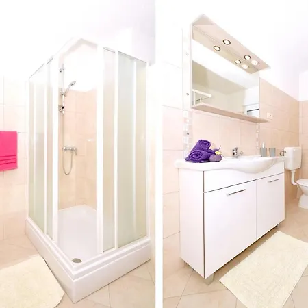 With 3 Bedrooms In Stobrec, With Furnished Balcony And Wifi - 300 M From The Beach *