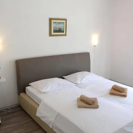 With 3 Bedrooms In Stobrec, With Furnished Balcony And Wifi - 300 M From The Beach * Split