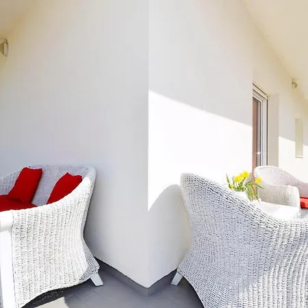 With 3 Bedrooms In Stobrec, With Furnished Balcony And Wifi - 300 M From The Beach Σπλιτ