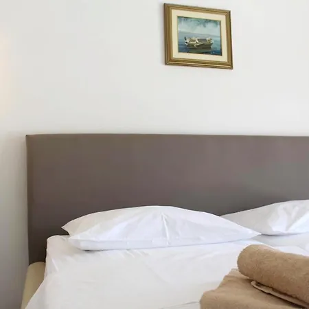 With 3 Bedrooms In Stobrec, With Furnished Balcony And Wifi - 300 M From The Beach Διαμέρισμα Σπλιτ