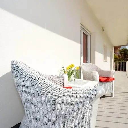 With 3 Bedrooms In Stobrec, With Furnished Balcony And Wifi - 300 M From The Beach * Σπλιτ